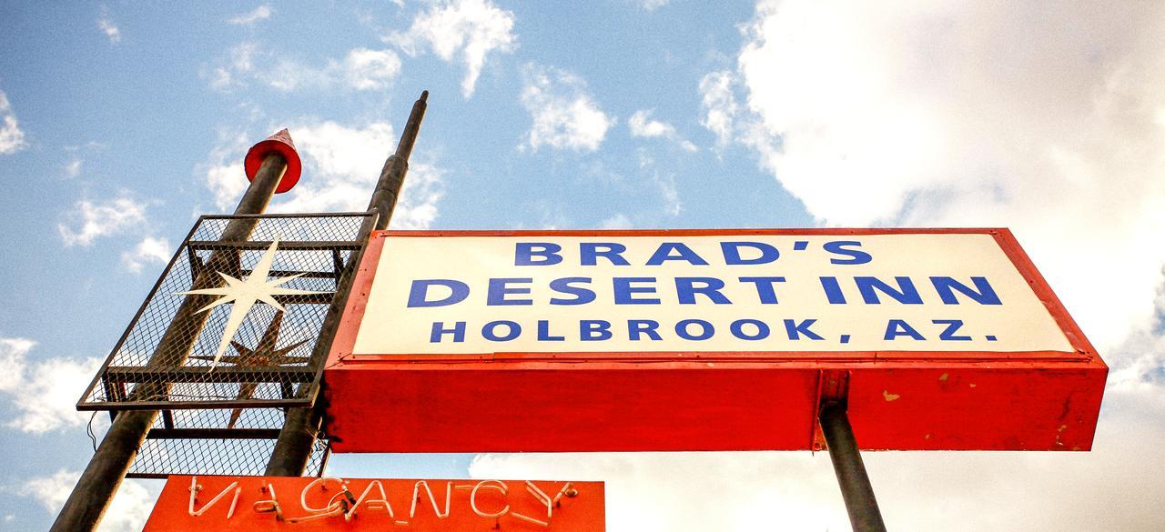 הולברוק Brad'S Desert Inn מראה חיצוני תמונה